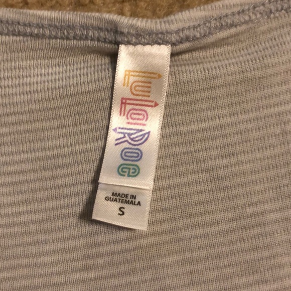 LuLaRoe Classic T - Picture 3 of 4